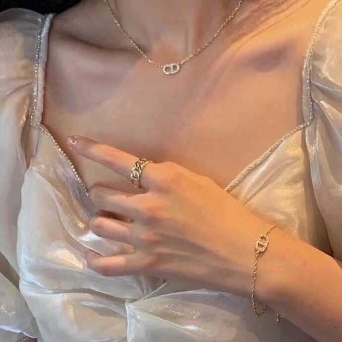 

CD Necklace Female Minority design feeling full diamond letter clavicle chain fashion net red light luxury Korean same Kwai live
