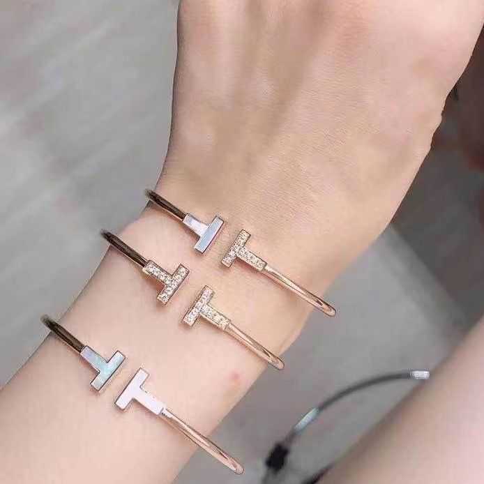

Designeroriginal editionTifny tIffant Double T Bracelet Sterling Silver Plated 18k Rose Gold with Diamond White Fritillaria Opening for Girlfriend22BN