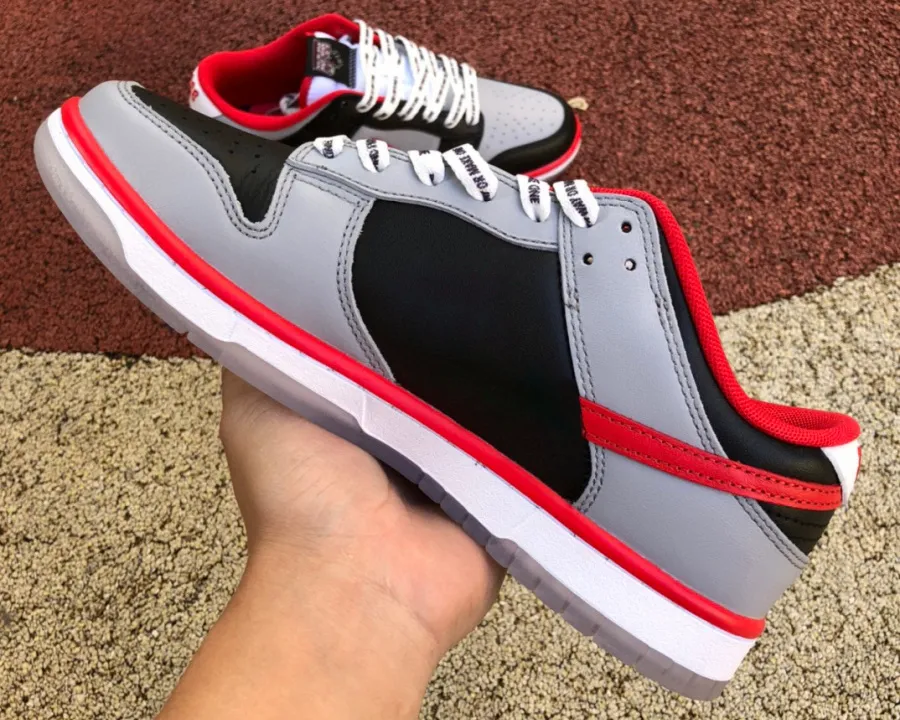 

2023 Basketball Shoes CAU x Duks Low Casual Shoes Black/Team Scarlet-Classic Charcoal Leisure Running Shoe Outdoor Sports Sneakers Coming With Box