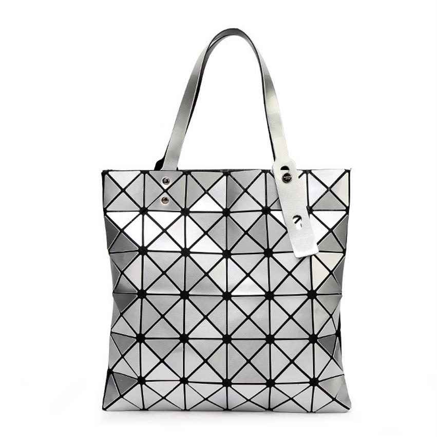 

2021 New Fashion Women's Bag Sequin Geometric Lingge Trend One Shoulder Portable Japanese Laser303c