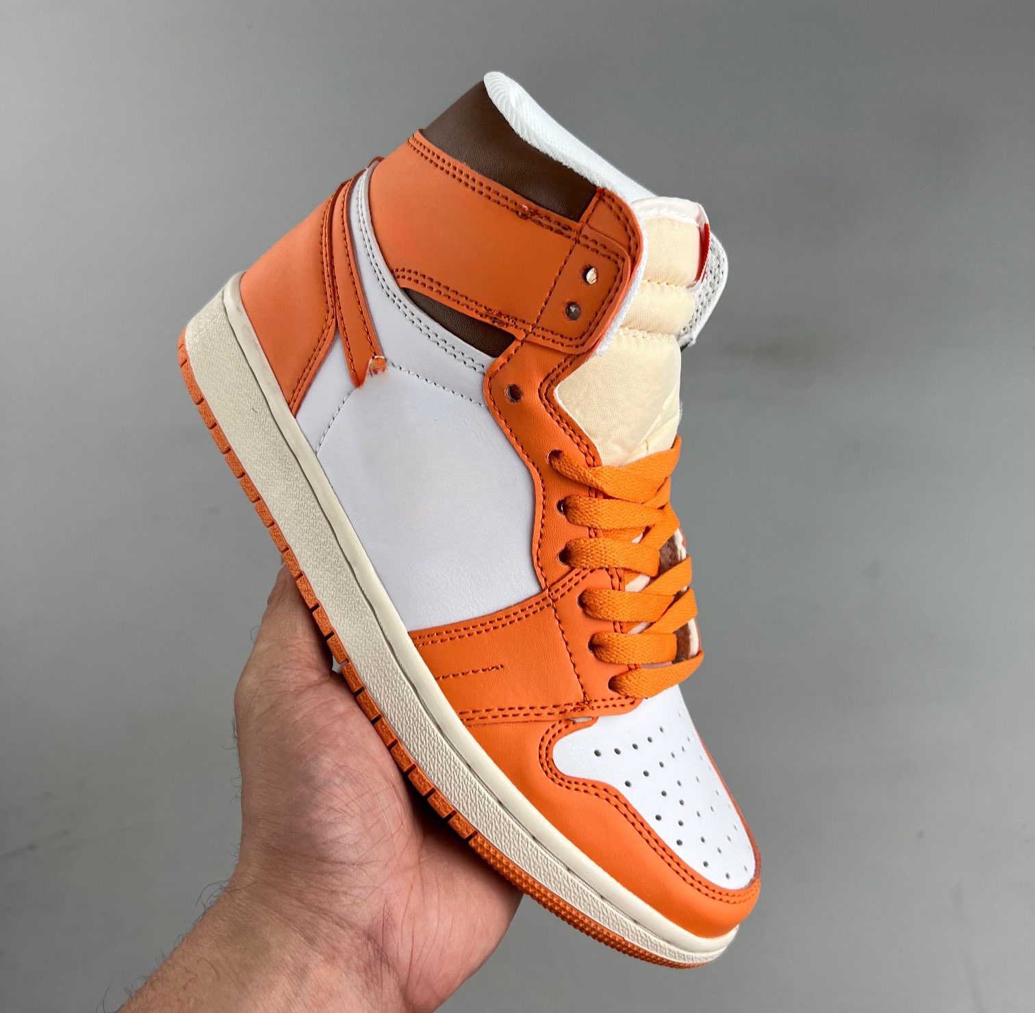

og Basketball shoes Free Shipping womens man 1 1s starfflsh High bred Quality ones dark mocha University Blue Hyper Royal Twist men Retro Sneaker trainers Sports shoe, As shown in the picture