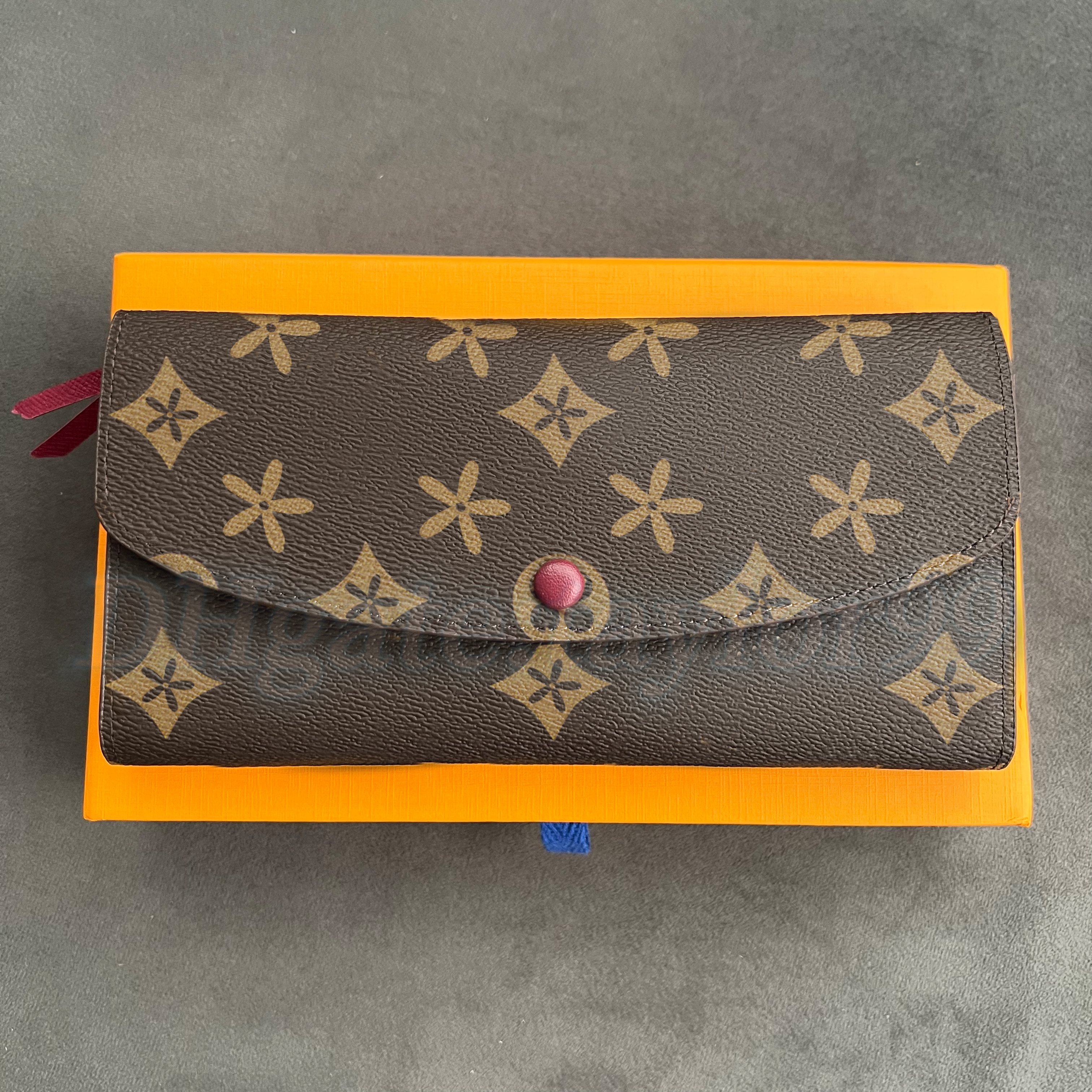 

2023 Women small Purse Emilie long wallet Coin Purses M60697 man card holders key pouch 4 credit clamshell card slots Top quality Luxury Designe button Man cardholde, Mon0gram red
