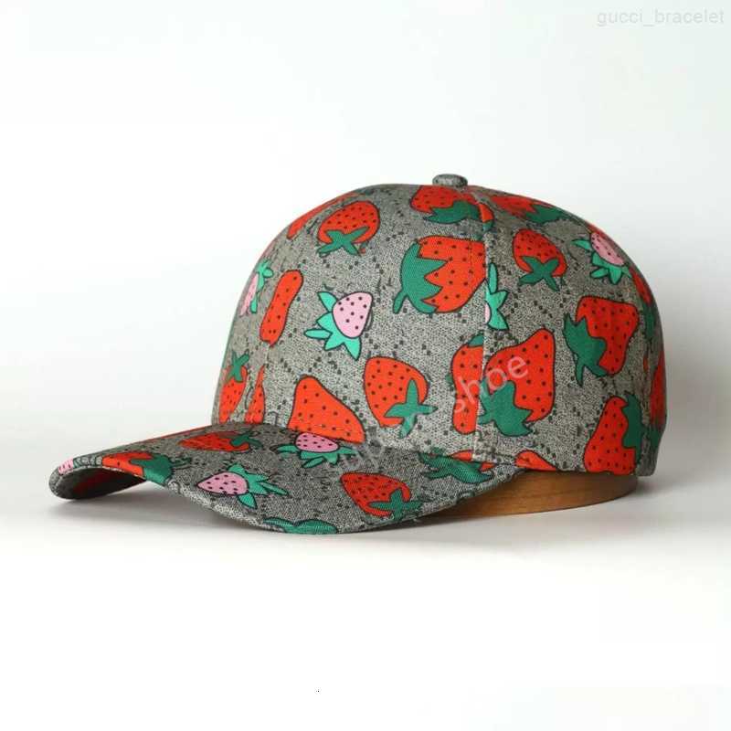 

Wholesale Strawberry Baseball Cap Casquette Bucket Hat Designer Mens Womans Fitted Hats for Cotton Print Letters Casual Cactus Fisherman