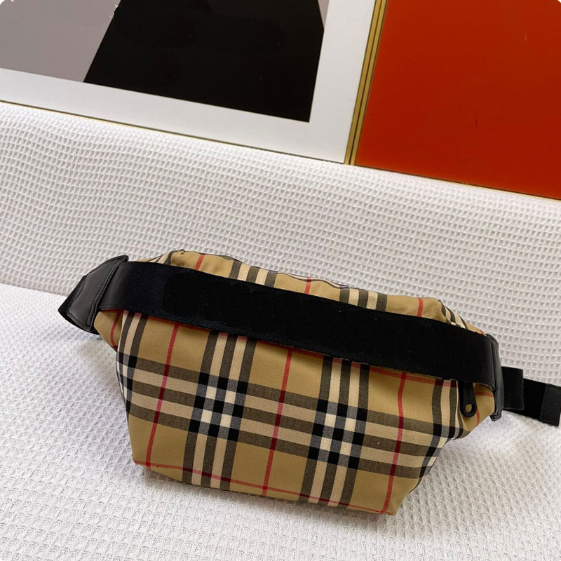 

Women's Fanny Pack shoulder bag with crossbody bag chest bag designer women's bag 2023 elegant plaid nylon leather Fanny pack women's fashion pack sports bag, Beige
