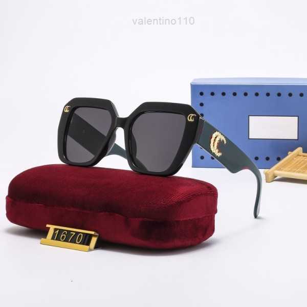 

Designer Sunglasses For Men Women Retro Eyeglasses Outdoor Shades PC Frame Fashion Classic Lady Sun glasses Mirrors 4 Colors With Box