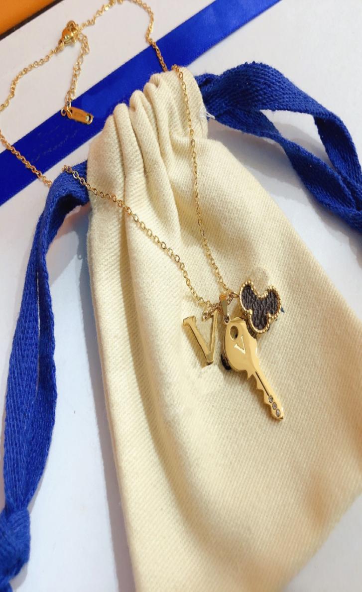 

Gold Necklace Luxury Designer Stainless Steel Necklaces Pendant Choker Pendant Chain Women Plated Letter Statement Jewelry Accesso2048622