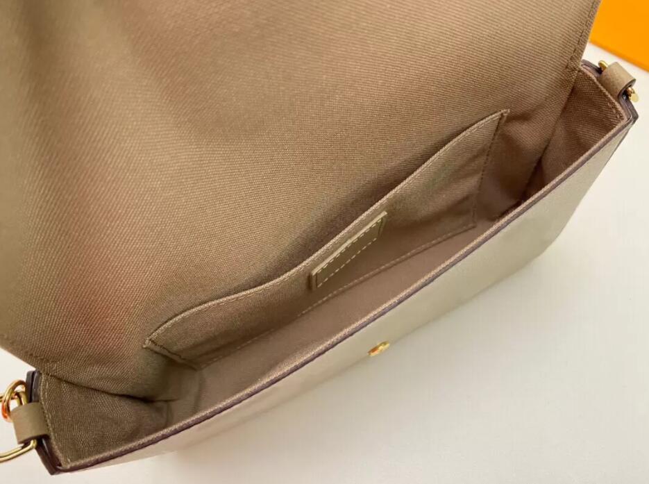 

2023 Black Dove Grey Multiple Chain Bag Empreinte Leather with Bold Cream Flower Print Envelope Shoulder Bag Detachable Gold 3 Multi Clutch, Dove gray