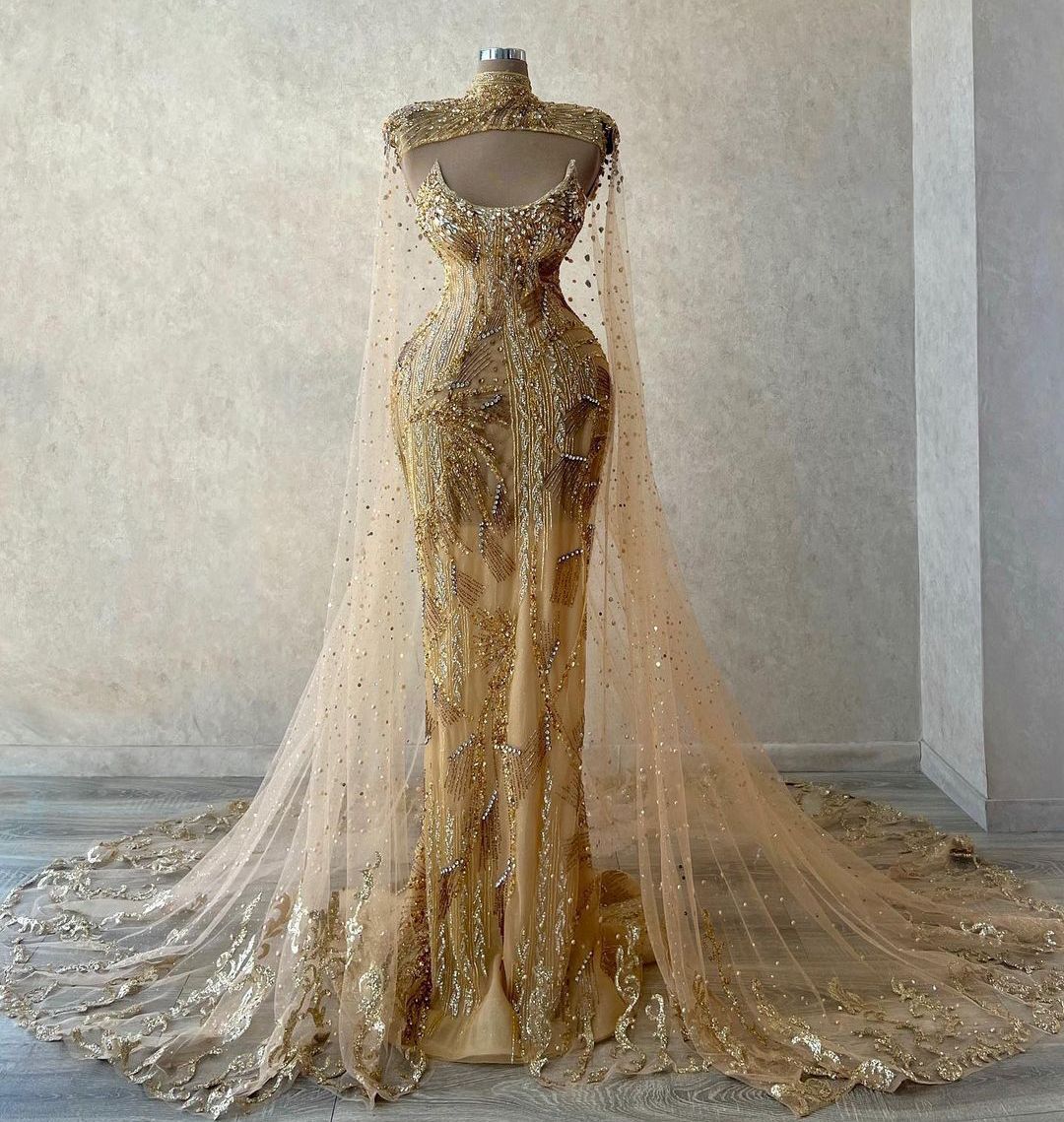 Gold Mermaid Evening Dresses Sleeveles V Neck Beaded Appliques Sequins 3D Lace Floor Length Prom Halter Cape Diamond Dresses Formal Gowns Plus Size