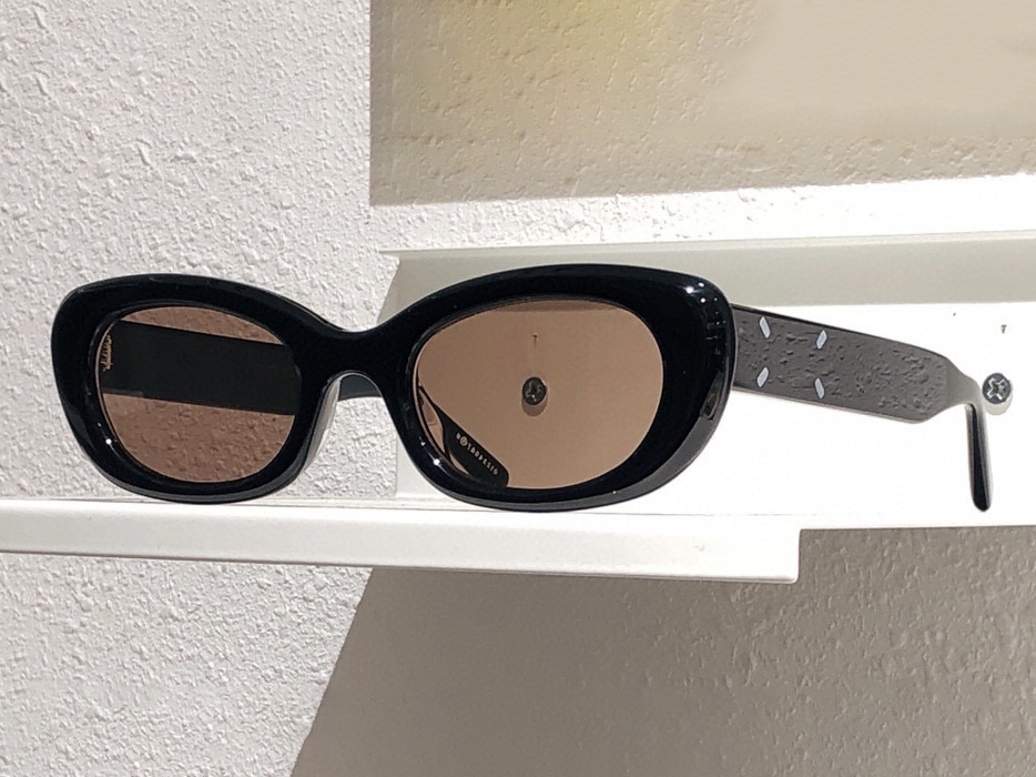 

Sunglasses For Women Men Summer MM004 Designers Style Anti-Ultraviolet Retro Plate Full Frame Fashion Glasses Random Box