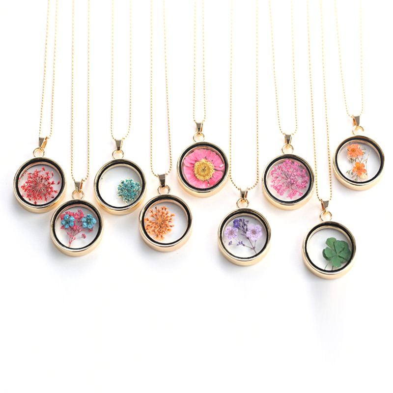 

Creative Rose Flower Pendant Necklace Round Transparent Glass Decorative Necklaces Romantic Valentine's Day Gift