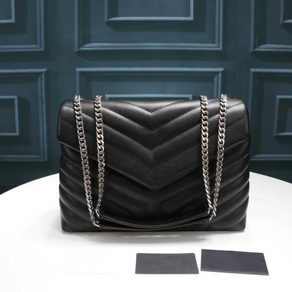 

howellwong Top quality Designer Shoulder Bag Matelasse Calfskin Y Quilted Overstitching Leather And Grosgrain Lining Large-capacitys Messages, Black silver chain