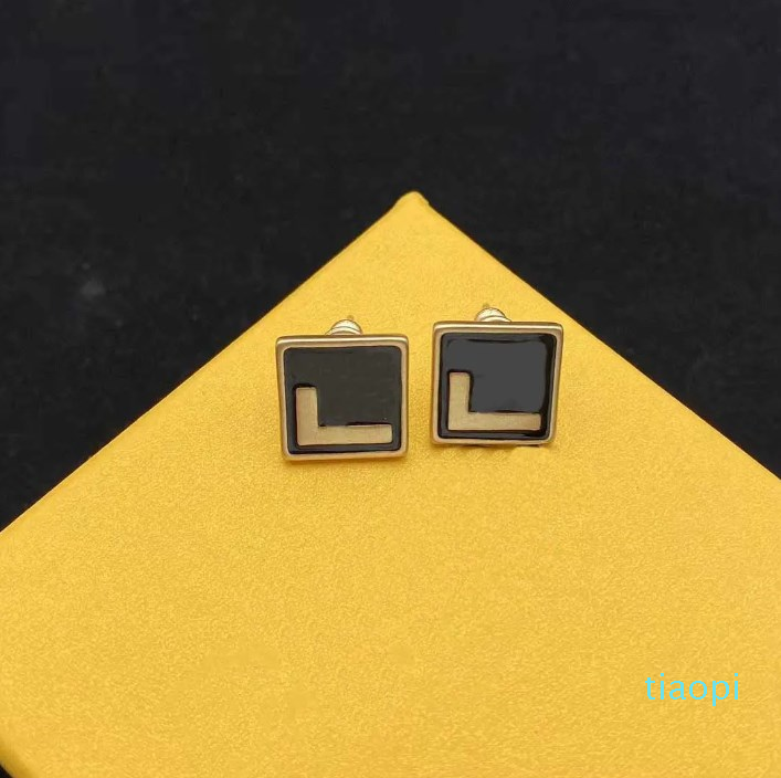 

2023 new FF Luxury Stud Earrings Designer Simple Earing bracelets necklaces Man Womens Classic Drop Vinyl Unisex Studs Earrigs Brass Material Couple Earring