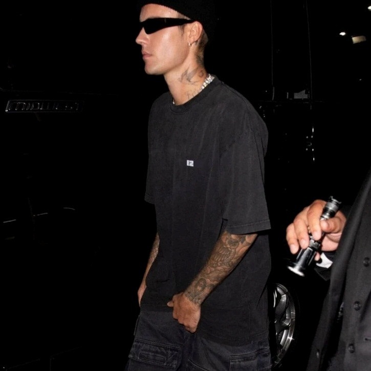 

Summer Spring Turn Letters Embroidery Men' T-Shirts France Paris Oversize Cotton Washed Tee Luxury Fashion Women High Street Leisure Tshirt, Black