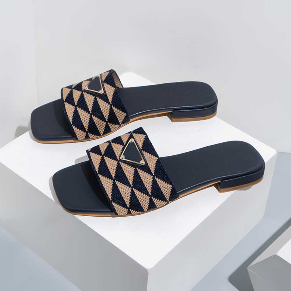 

Slippers Designer Slides Women Embroidered Fabric Metallic Slide Sandals Luxury P Sandal Triangle Chunky Heels Fashion Summer Beach jackdhstore 23ess, Burgundy