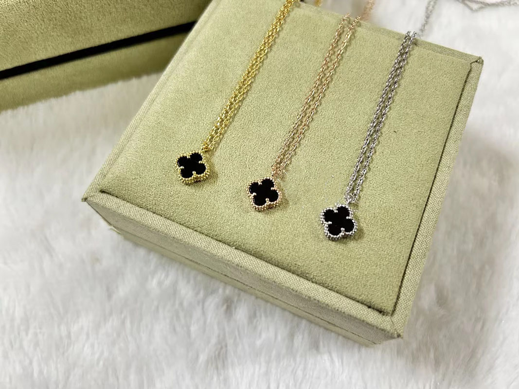 

18K gold brand clover designer necklaces with shining crystal diamond OL 4 leaf mother of pearl mini 9mm pendant luxury choker necklace jewelry