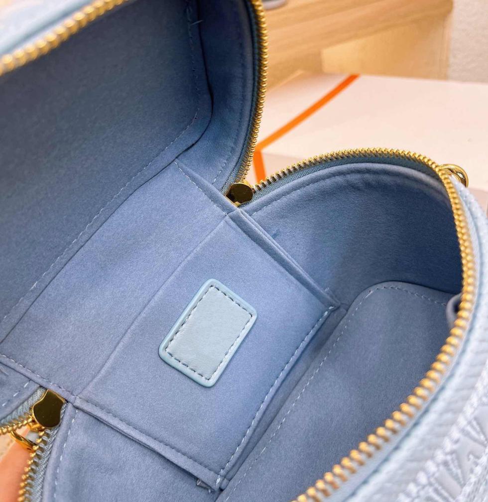 

Luxury Cosmetic Bags 5A top HandBag Travel Toiletry Pouch Protection Makeup Clutch Women Leather for Woman special designers shoul3899210, Dark grey