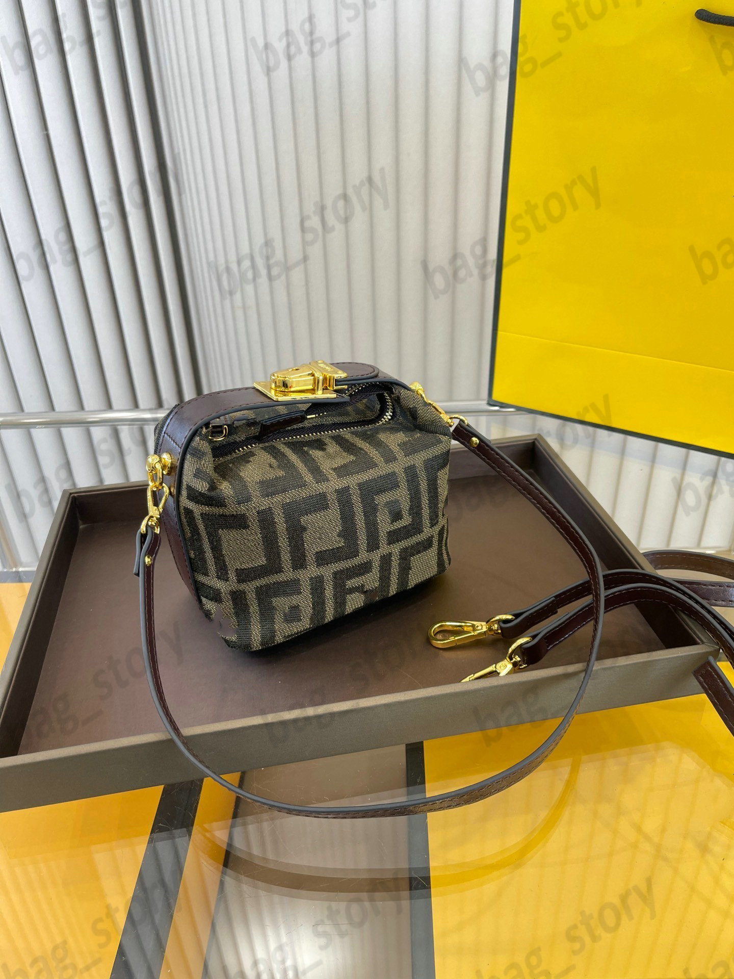 

Baguette Shoulder Bags Pillow Bag Designer Purse Women Luxurys Handbags Ff Leather Crossbody Bags Fashion Messenger Bag Purses