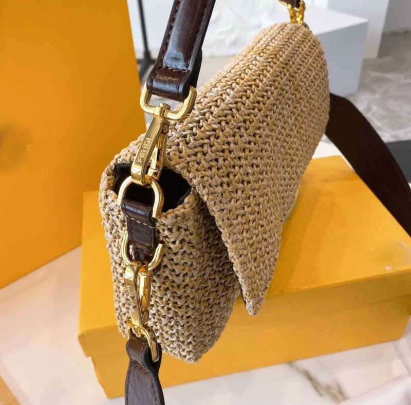 

Shoulder Bags Straw Tote Wallet Suitable for Summer Seaside Vacation High Capacity with Diagonal Strap Brand Designer Clutch, Light brown