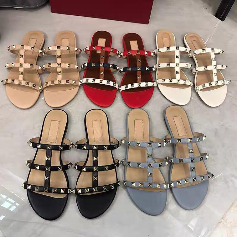 

2023 New Rivet Slippers Women's Summer Sandals Outwear Flat Bottom Belts Fashion Beach Sandals Loafers With Dust Bags