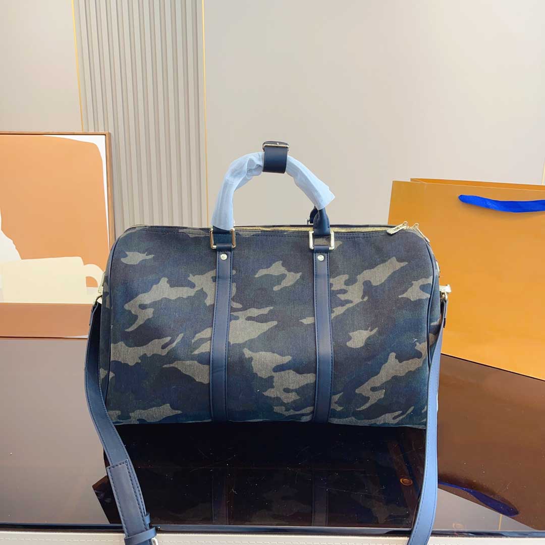 

2023 Luxury designer bag mens and womens travel handbags tote bag fashion camouflage classic cross body female and male sac, Green