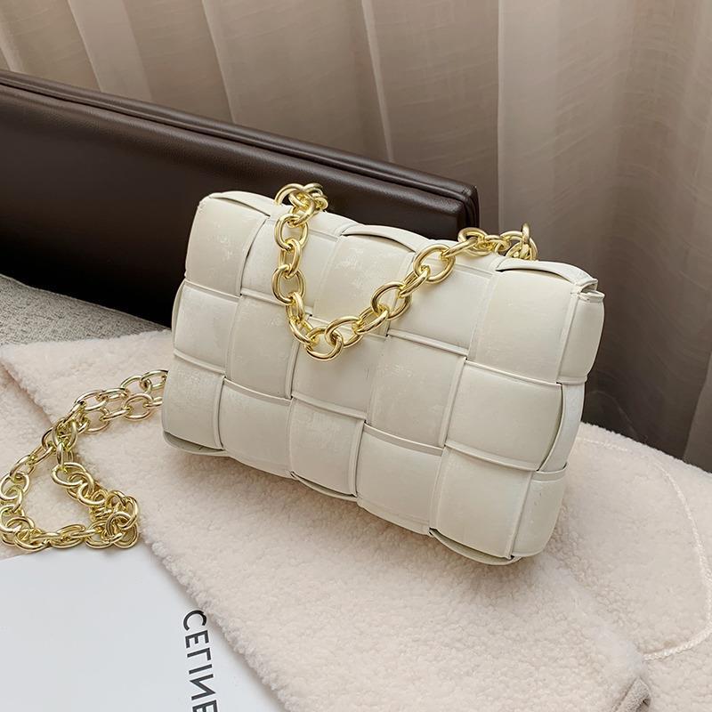 

Niche design single shoulder crossbody bag 2023 European and American fashion metal chain bag braided frosted handbag small square bag, White