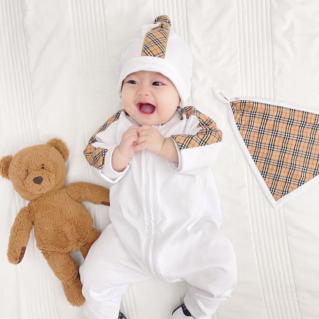 

Newborn skeleton bodysuit Baby Kids plaid long sleeve rompers with bibs hats 3pcs Designer Infant cotton jumpsuit outfits A9782, White