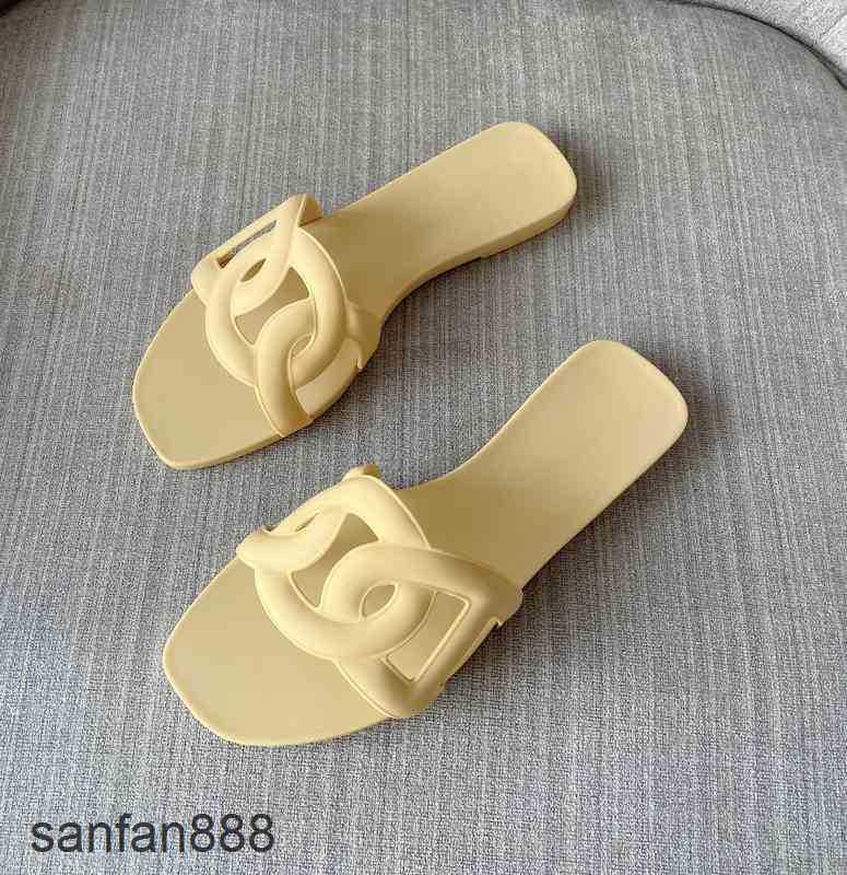 

Original Designer Hemres Slippers slippers H New women's designer summer beach flat classic wild jelly chain pig nose sandals style JOKB With logo 551F