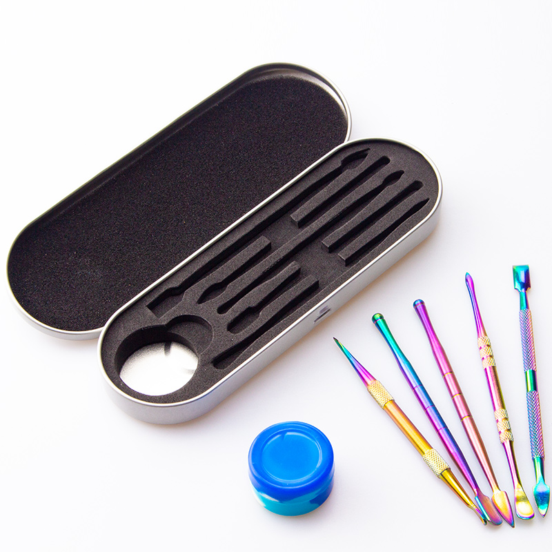 

Chinafairprice CSYC P048 Smoking Pipe Wax Dabber Tool 5 In 1 Dab Kit With Silicon Jar Set Gift Box Glass Water Bong Quartz Banger Nail Tool Rainbow SS Color