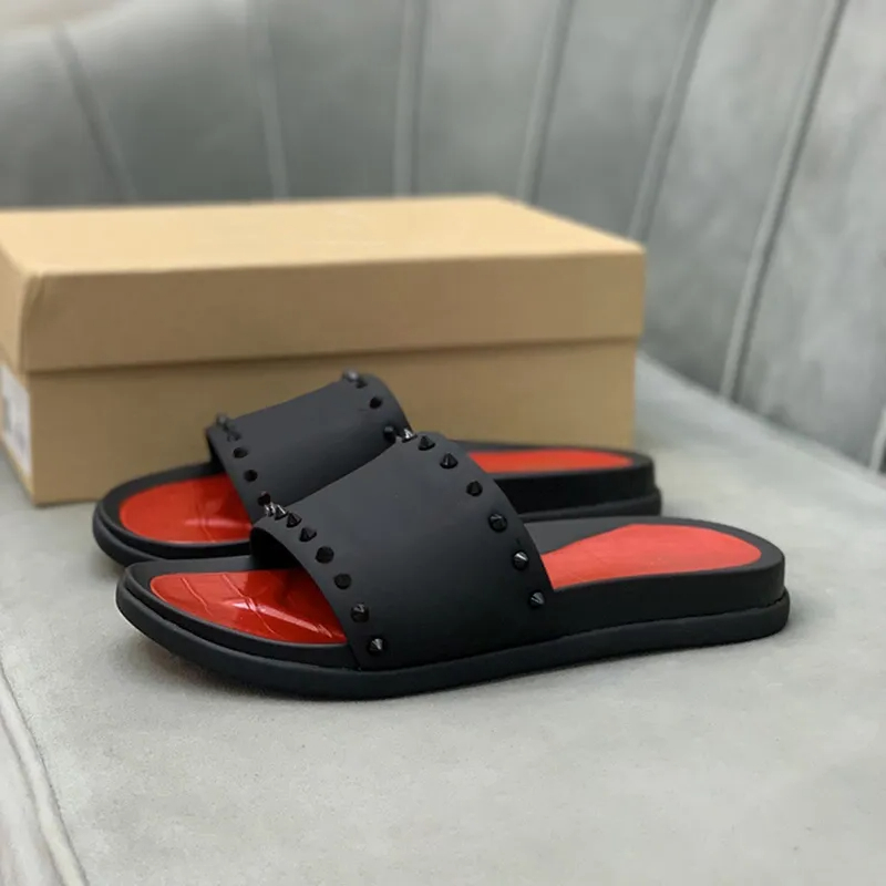 

2023Summer Man Classic Spike Slippers Flat Spikes Slide Sandal Mens Thick Rubber Sole Slipper Studs Slides Platform Mules For Men Summer Casual Fashion Size 38-44