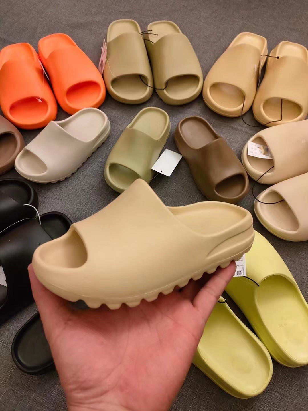 

kids shoes big baby slide foam runner slipper boys girls designer slippers black shoe boy sneakers toddler children kid fashion grey tainers 26-47 with box, 33