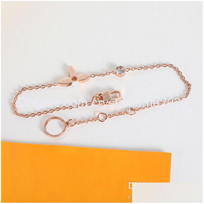 

Pendant Necklaces Fashion Necklace Designer Jewelry Women Luxury Wedding 18K Gold Long Chain Four Leaf Clover Mothers Necklac Otghv