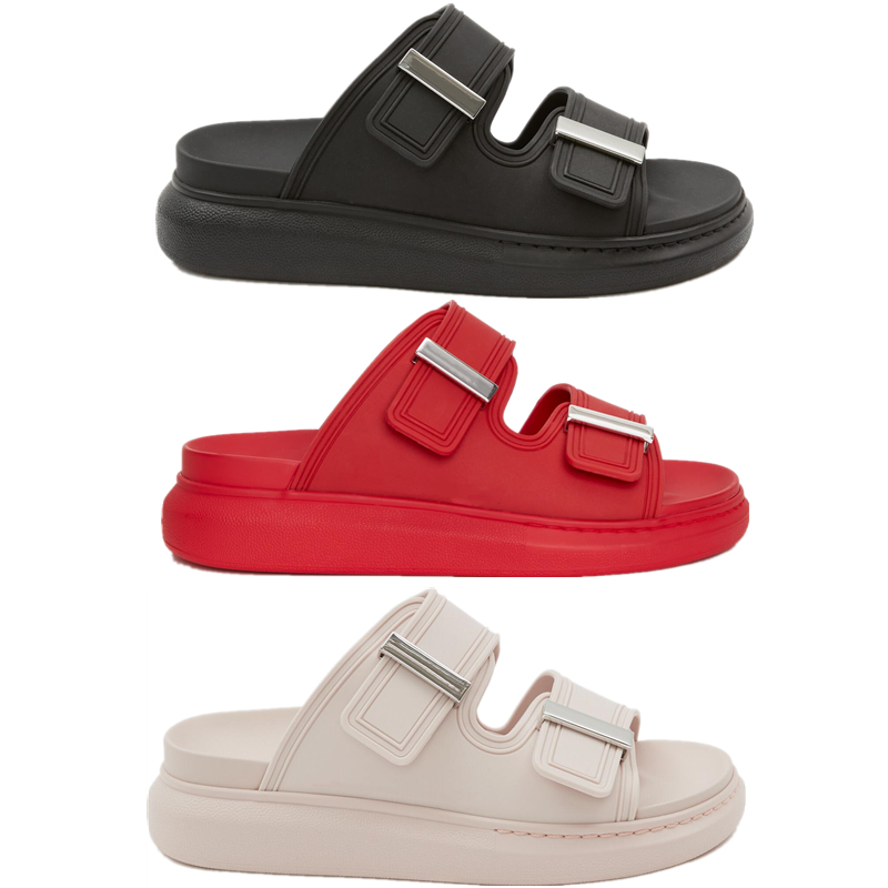 

Designer Womens Hybrid Slippers Rubber Slide Embossed Silver Metal Luxury Scaffs Moccasins Flat Thick Bottom Sandals