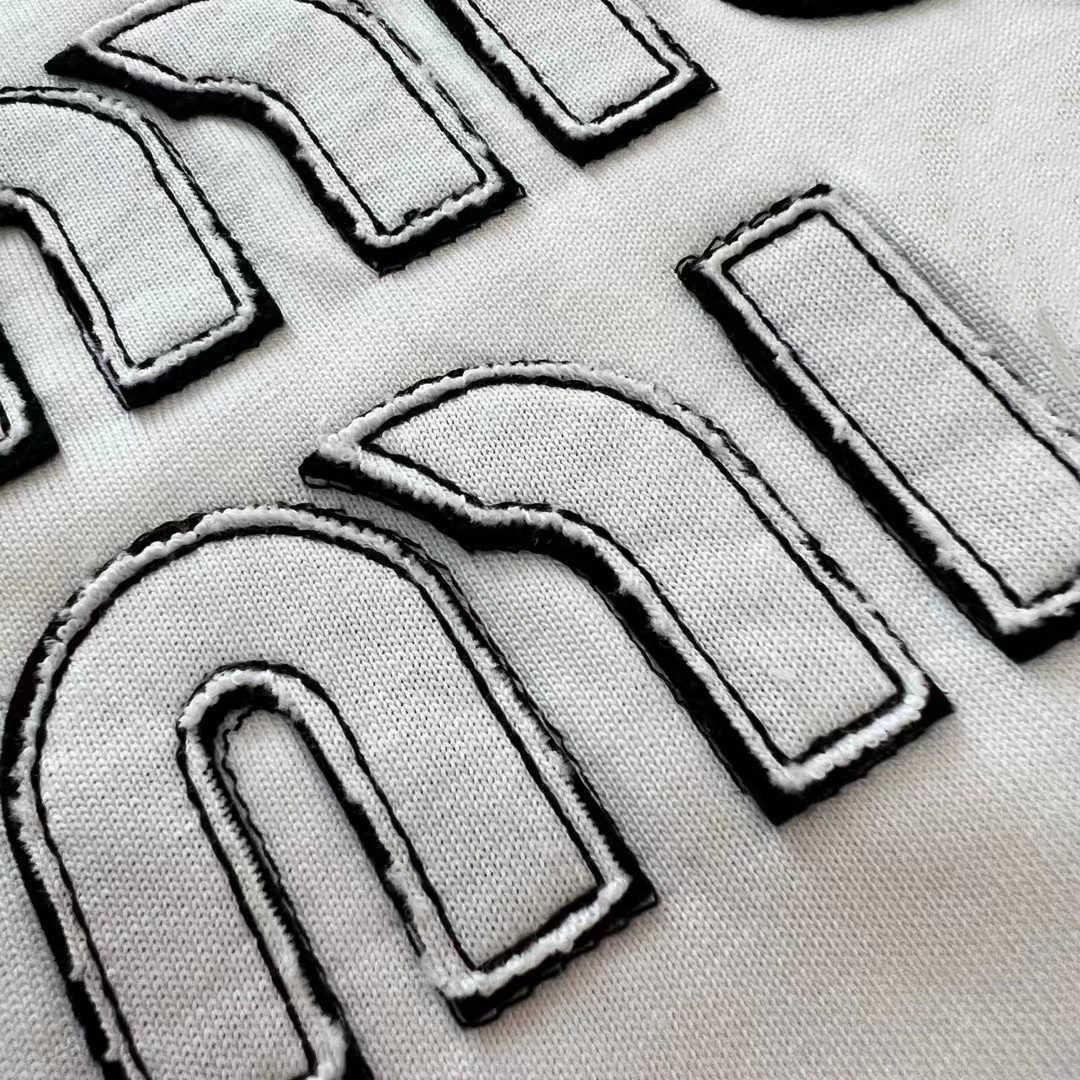 

Women's T-Shirt Top matching second hair MIU 2023 Spring and Summer New Letter Sticker Embroidery Versatile Fashion Short Sleeve Small White T
