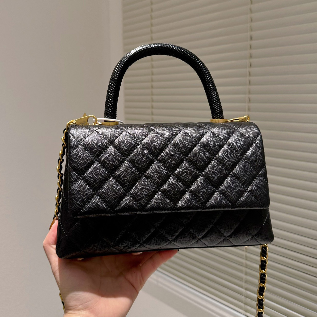 

2023 Classic Ladies Chain Flap Shoulder Bag Purse CF Caviar Ladies Crossbody Luxury Designer Bag Travel Suitcase 22cm, Blue