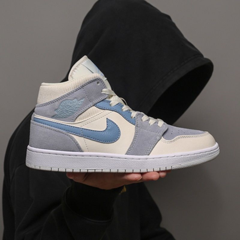 

2022 New Designer Men Chicago Red basketball shoes size Nike Air Jordan 1 Comfortable Woman Men Size 36-46 A16B