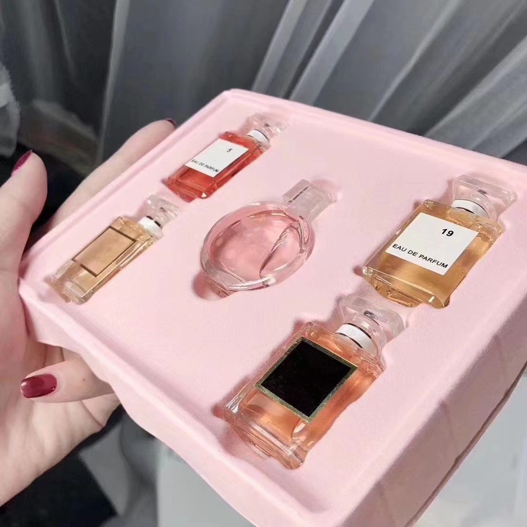

High Quality 5 in 1 Women Perfume Travel Set 5pcs Perfumed Deodorant Eau De Parfum Suit Gift Box Long-lasting Fragrance Beauty