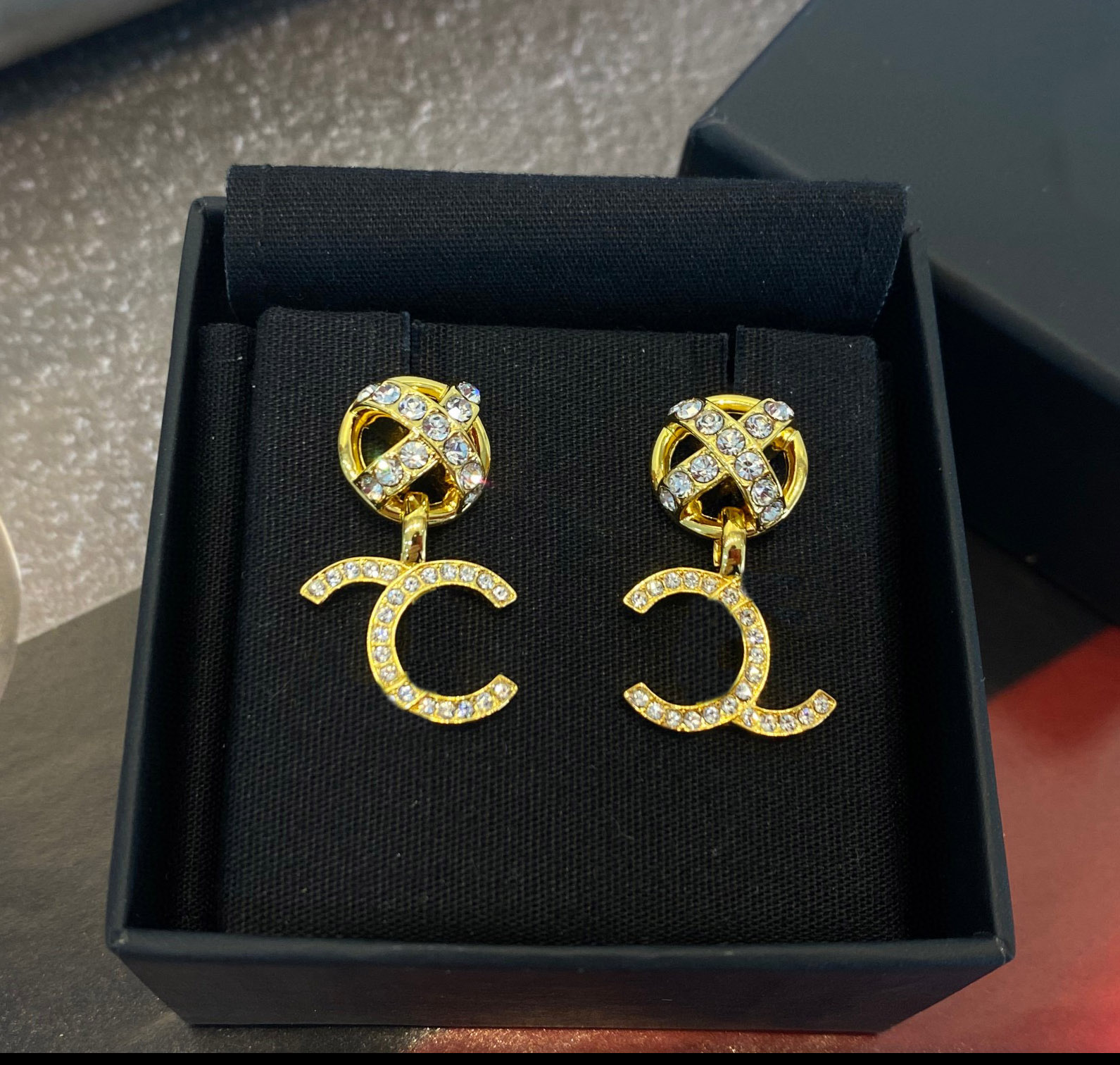 

2023 Luxury quality Charm drop earring with diamond and hollow design in 18k gold plated have box stamp PS7668A