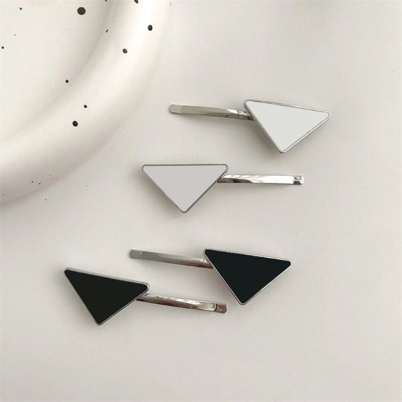 

Metal sided triangle hair clips designer enamel special cute modern style teen girls hairpin accessories snap clip for women luxury fashion makeup ZB046 E23