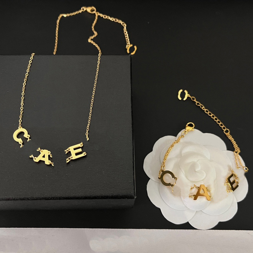 

Designer Necklace Designers Bracelet for Women Set Jewelry Sets Brand Girl Gift Jewelry Stamp Stainless steel Chain Bracelet Chain Necklace Non Fading Waterproof, X512-necklace