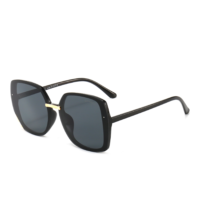

Designer Sunglasses Classic Eyeglasses Goggle Bright box Outdoor Beach Sun Glasses For Man WomanTransparent