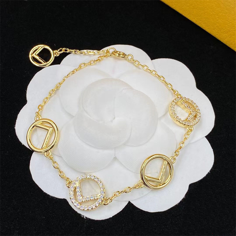 

Womens Chain Bracelets Designer Chains Bracelets Gold Jewelry Bracelet Pendant Diamond Bracelet For Women Luxury Letter Gold Bracelets