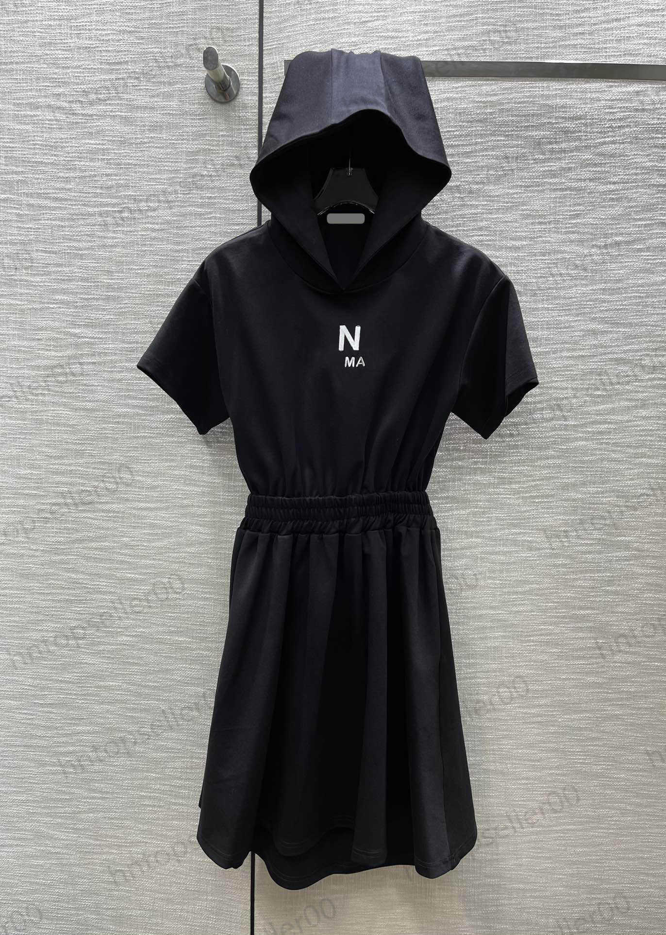 

Black Designer Womens Dresses Clothes Spring Summer Exquisite Luxury Versatile Loose Fit Classic Brand Letter Embroidery Print Elastic Short Sleeve Hooded Dress