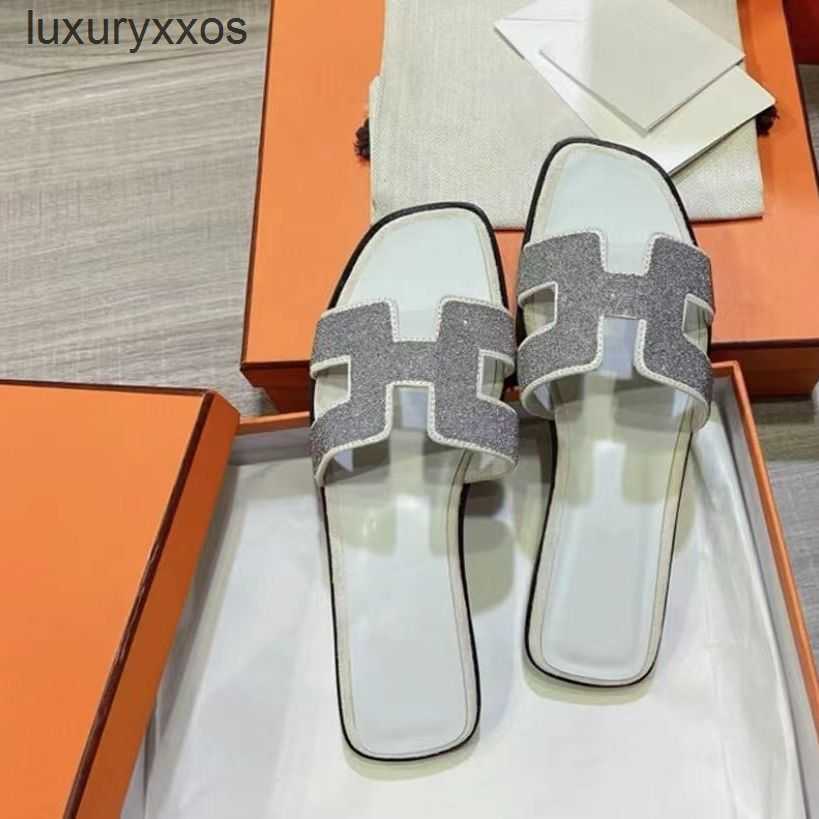 

Beach Shoe Hermas Designer Sandals Family Slipper Wear Leather One-word H-type Online Summer D3q3