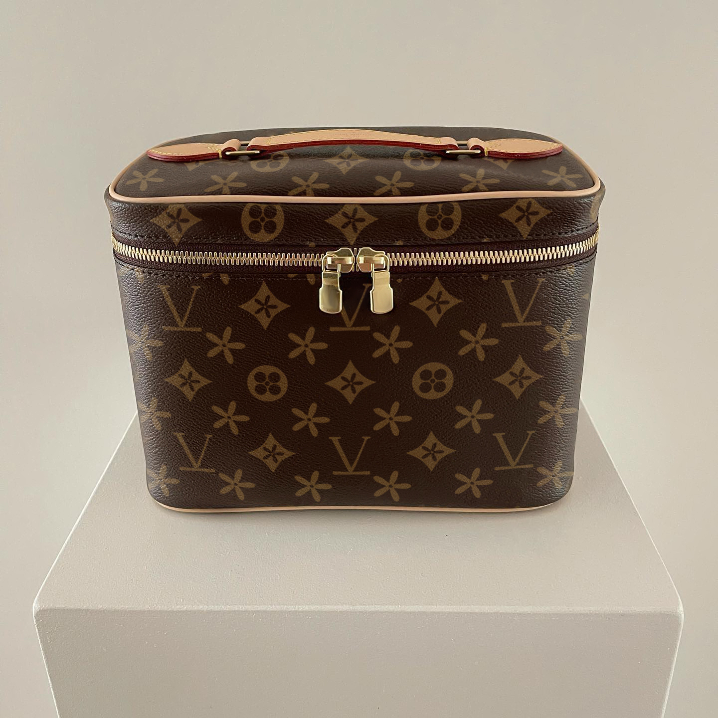 

M42265 M41178 nice bb vanity 3 size bagy luxur tote handbag Women designer wash pouch make up bag man wallet makeup Leather Shoulder clutch cosmetic bags Cross Body, M0n0gram -20 cm