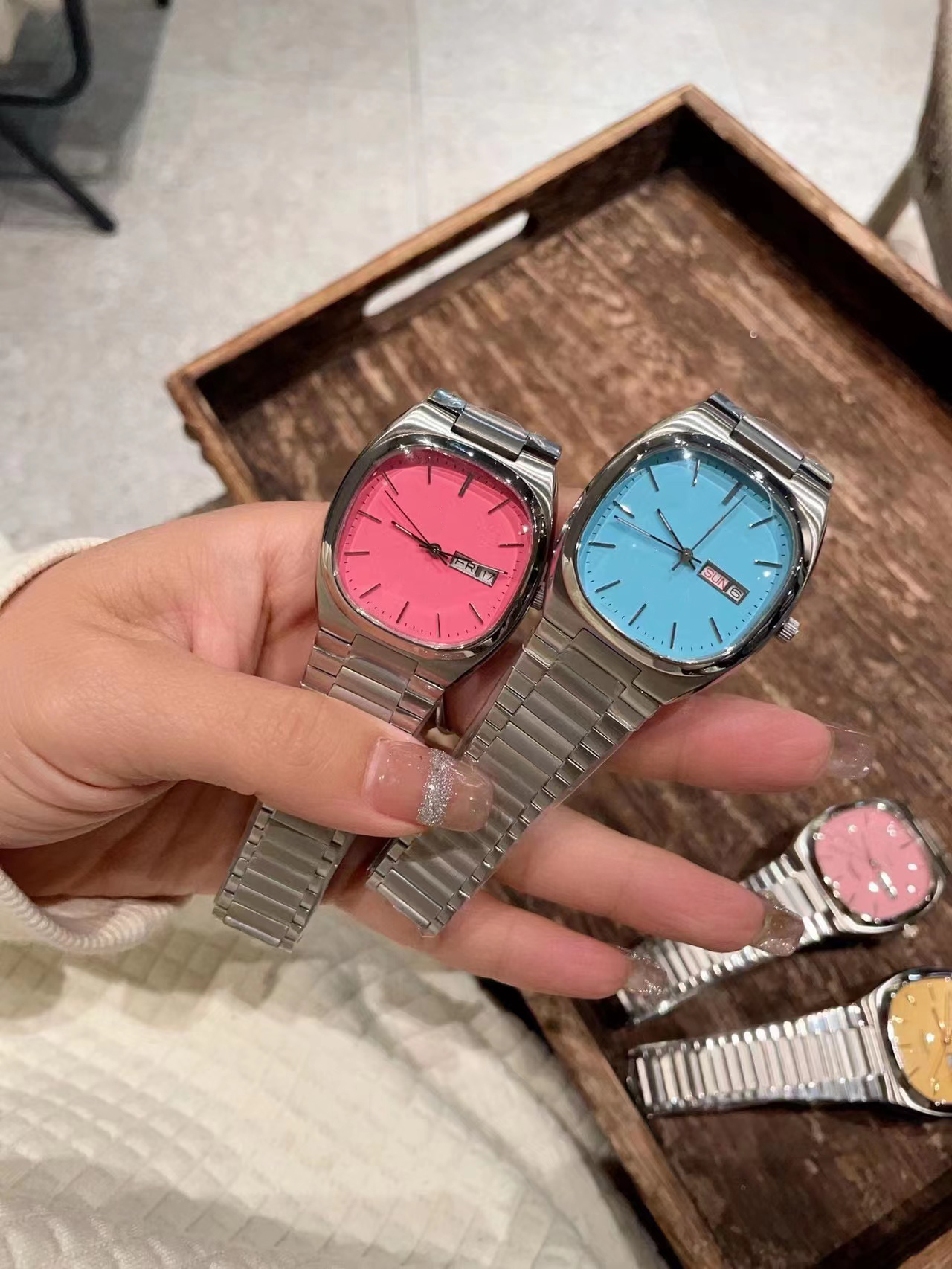 

Women's Watch Vintage Square TV New Versatile Quartz Double Calendar, Tool