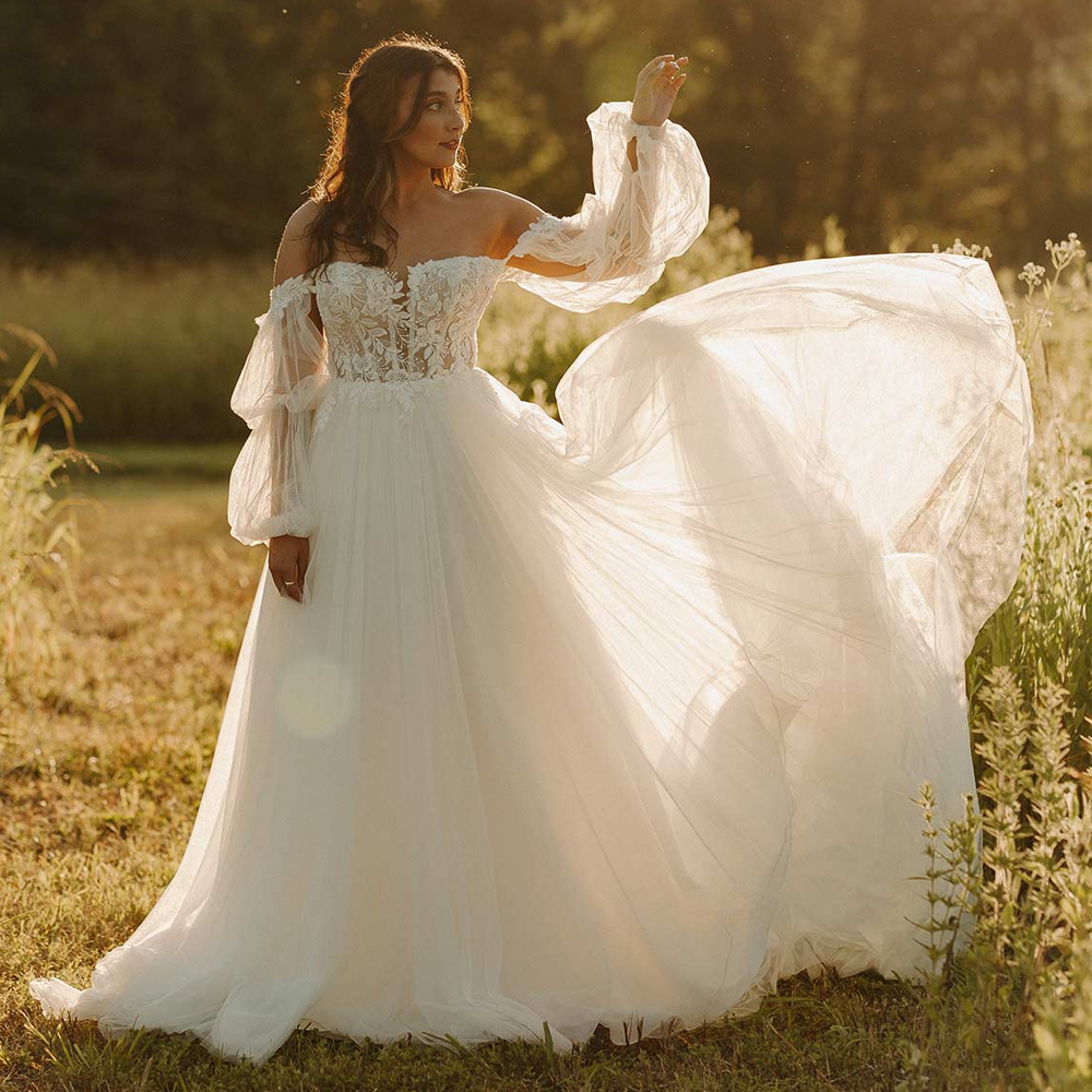 

Plus Size A Line Wedding Dresses Off the Shoulder Garden Bridal Gown with Long Sleeve Lace Applique Dress for Bride 2023, Grape