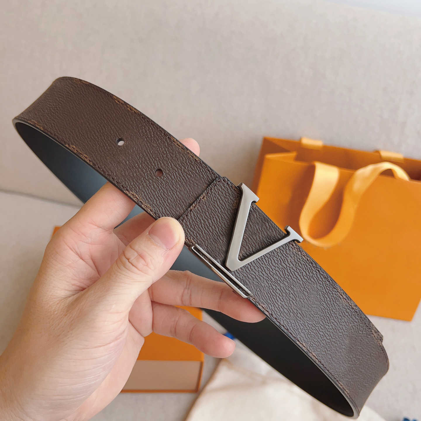 

Top Men And Women Designer Brand Belt Fashion Letter Buckle Belt Premium Cowhide Belts Width 40MM 9 Models With Gift Box, As shown