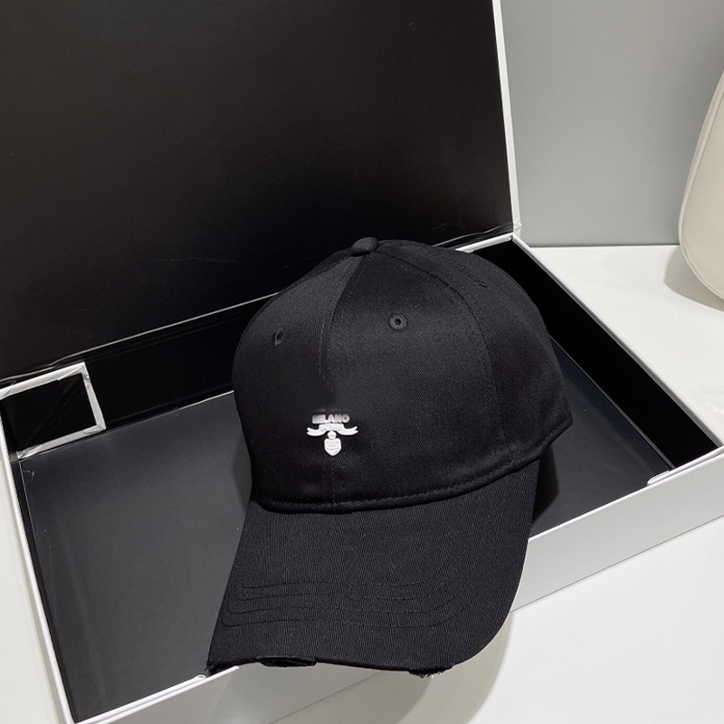 

Designer Fashion Ball Cap Luxury Sun Hat Outdoor Sports Men Suspender Famous Baseball Cap, Red