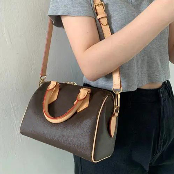 

Fashion Handbag Designer Bags Shoulder Bag Women Purse Brown Flower 4 Sizes 16-30cm Genuine Leather Lock and Key Luxurys Handbags Crossbody Purses Zipper, Color1