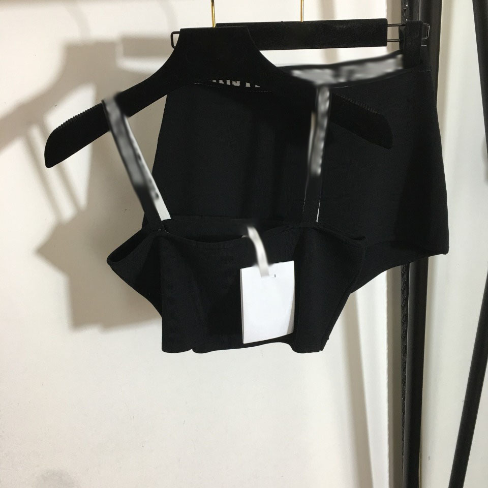 

302 2023 Summer Brand Same Style Short Pants Two PIeces Sets High Quality Women's Two Piece Pants Black White Red Sleeveless MEIYI